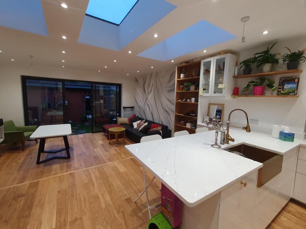 Beautiful Guest Rooms, Free Parking, 30Min Heathrow, 40Min Wembley, 60Min Central London Greenford  Luaran gambar