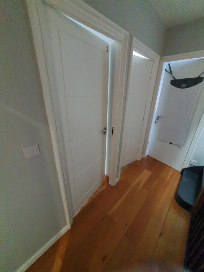 Beautiful Guest Rooms, Free Parking, 30Min Heathrow, 40Min Wembley, 60Min Central London Greenford  Luaran gambar