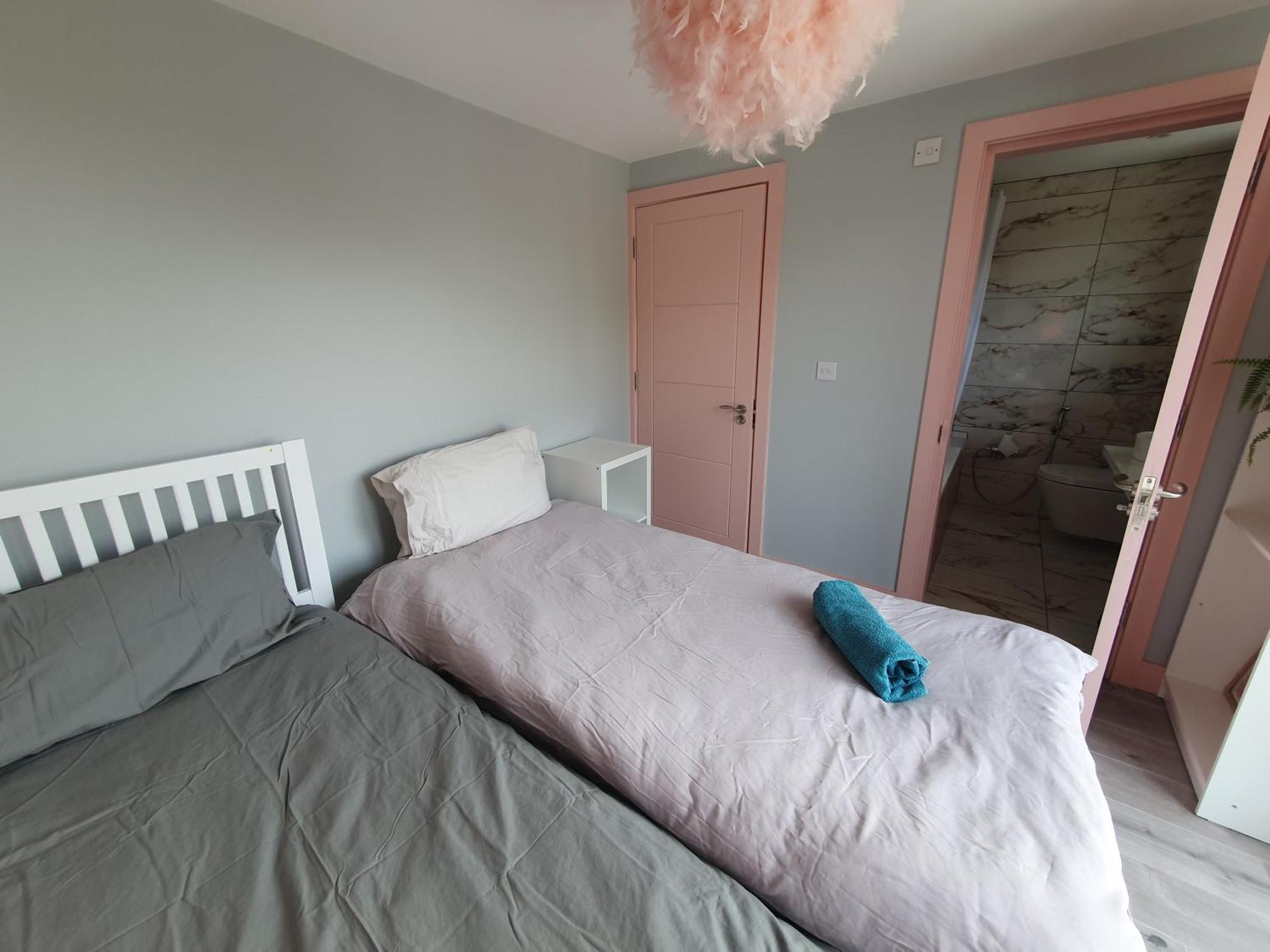 Beautiful Guest Rooms, Free Parking, 30Min Heathrow, 40Min Wembley, 60Min Central London Greenford  Luaran gambar